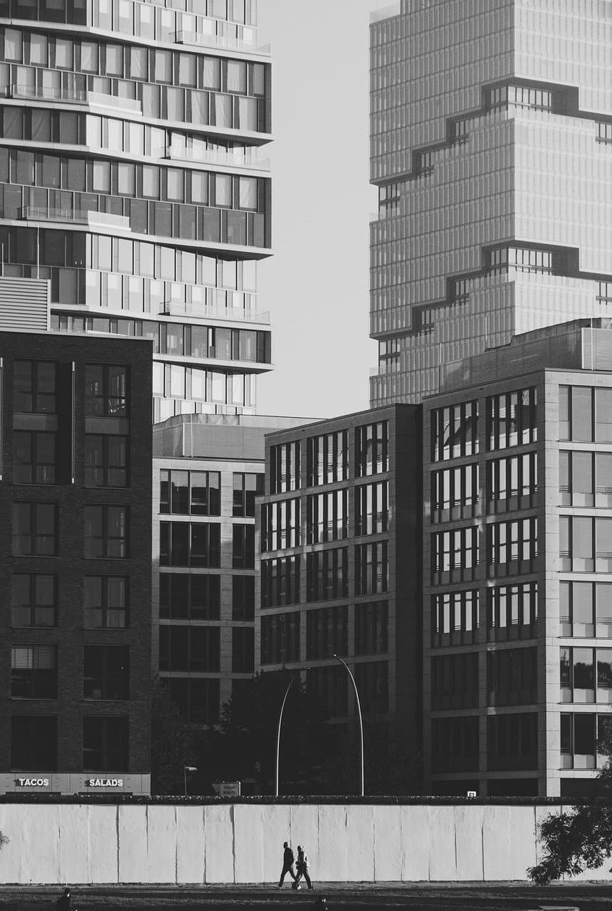 Lovart 2025年レビュー：AIデザインエージェントは本当にすべてを変えるのか？- WhichBetter